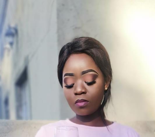 BusiMlangeni2's tweet photo. Hi Everyone,

Anyone in need of a Make up artist please feel free to contact my sister.

Location :Etwatwa, East Rand.

She does house calls at an extra fee depending on the location. https://t.co/BBZHGZNYBP