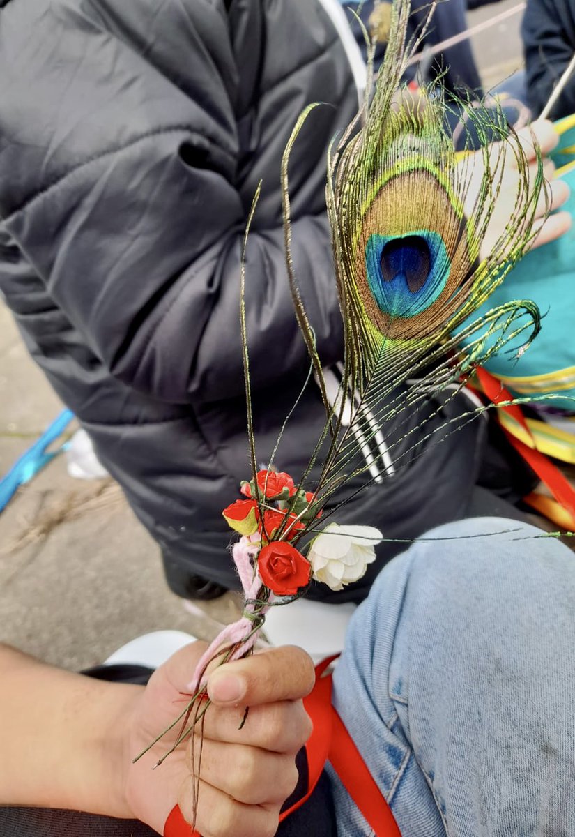 Inspired by how kids used simple ribbon-costumes, dance sticks, &amp; rope to pull pals up the slide 🙌🏼🌈

<a href="/LangfauldsPS/">Langfaulds Primary School & LCR</a> <a href="/camstraddenps/">Camstradden Primary</a> <a href="/AntoninePrimary/">Antonine Primary 💫</a>, anyone! Join our free Street Play Wednesdays 4-5:30 for play, art, tunes and snacks 😎

“Get a Tiktok mash up on!” let’s booogie🪩