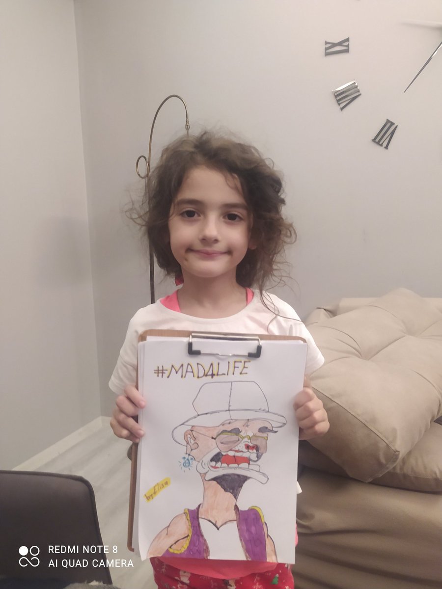 MDNFTART's tweet photo. Hey @mad_sequence

I said to my 5-year-old daughter, if you draw my Twitter profile picture, you would make me happy 🥰

And she did it 🤩

If I win I'll give her a Degen as a gift🔥
#MAD4LIFE #MadMeerkat @MadMeerkatNFT #byElisa https://t.co/vdomndKMcZ
