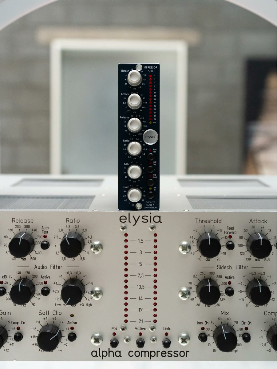 elysia_audio's tweet photo. #mpressor (500) has some βbiteβ that you can recognize easily once you know the unit. Is it because of the hard-knee? Or because it sais itβs βfrom the futureβ? Anyway, this little unit shouldnβt be judged by its size, itβs simply #mpressive.
https://t.co/APBW0irc2t https://t.co/tqmeMfmFwW