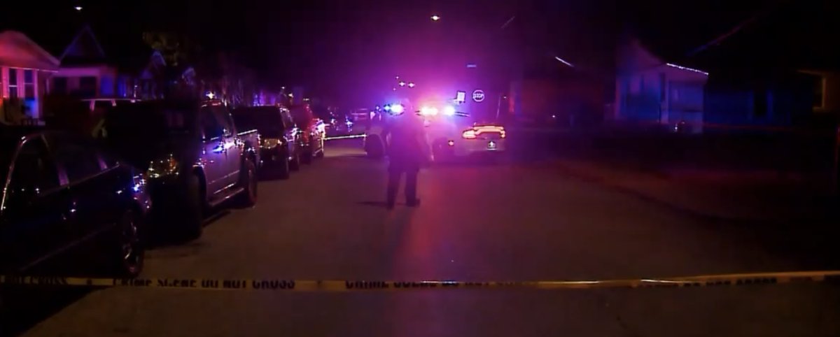 RickFOP86's tweet photo. INDY CAN’T WAIT: As Politicians and Propagandists try to Distract from policy failures and broken revolving door of Criminal Justice, Violence continues to Surge
Residents and Officers are stuck in the Middle while Others look the other way #DestabilizeByDesign #IndyInCrisis https://t.co/cTOyTyd9HP