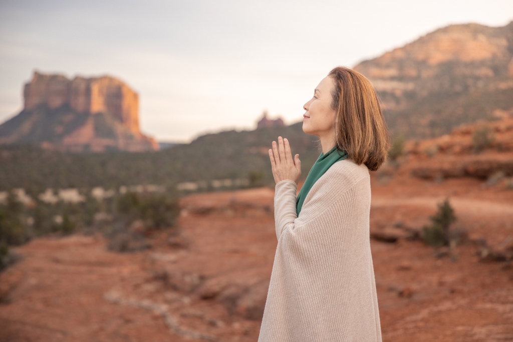 ilchibuko's tweet photo. Pray for peace not for only a specific country, race or religion, but pray for peace for all countries, races &amp; religions. We are all One before countries, races, &amp; religions were born. ⁠When we can look at things from the Whole not from the parts, we can solve our problems. ⁠ https://t.co/Mnx9oeOBET