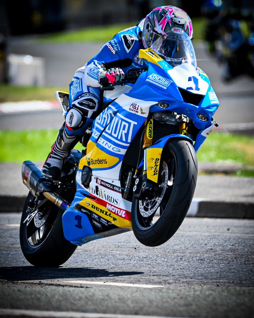 McRun262's tweet photo. #NorthWest200 day one and @Lee_johnston13 claims P1 in #Supersport qualifying. In sunshine or shade, the colour scheme of @ashcourtracing bikes looks superb.
.
#NikonZ6ii @northwest200 #yamahaR6 #leejohnston #ashcourtracing @BellHelmetsUK #rstleathers @NichollOils @fonacabbelfast https://t.co/gZRgVsf9UK