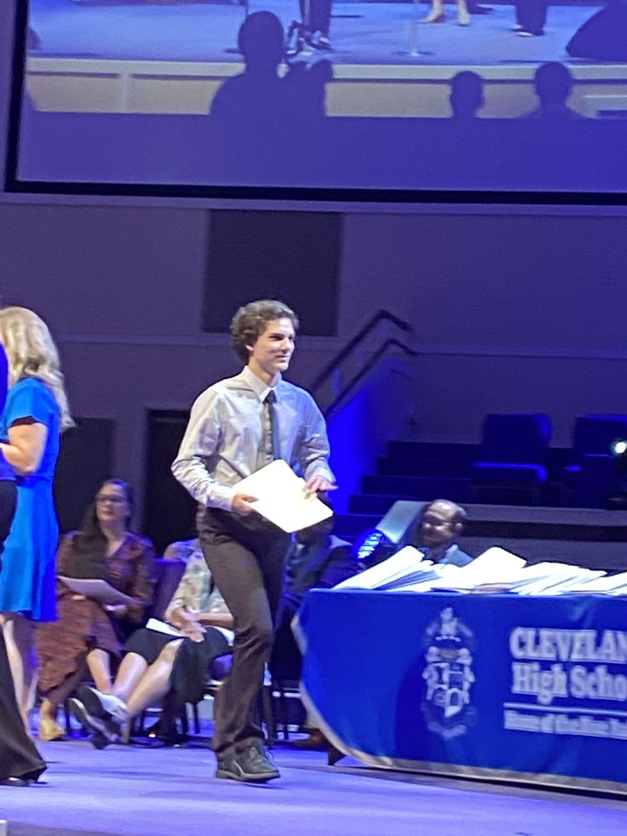 Congratulations to Will Harden for winning a national NHS scholarship of $3200! Will was our NHS Vice President this year. We are so proud of you, Will! 👏🏼🏅
