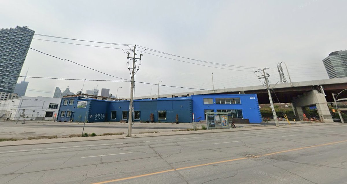 Urban Cayman (@projectend) on Twitter photo Big new app from <a href="/pureplaza/">PLAZA</a> & <a href="/BDPQuadrangle/">BDP Quadrangle</a> at 307 Lake Shore Boulevard East: 49 storeys on the site which was until recently occupied by <a href="/SidewalkToronto/">Sidewalk Toronto</a>. 430 residential units, 700sm of community space & 1500sm indoor amenity space over 4 floors at the top of the building. Big new app from <a href="/pureplaza/">PLAZA</a> & <a href="/BDPQuadrangle/">BDP Quadrangle</a> at 307 Lake Shore Boulevard East: 49 storeys on the site which was until recently occupied by <a href="/SidewalkToronto/">Sidewalk Toronto</a>. 430 residential units, 700sm of community space & 1500sm indoor amenity space over 4 floors at the top of the building.