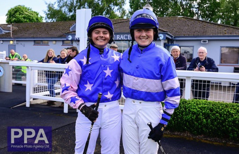 amajox's tweet photo. Congratulations @amajox @meganbevan3 #FirstWinner @NewtonAbbotRace #Wotzizname #DianeWard #HunterChase #topjock 👏👏👏 https://t.co/ZwbLARhE32