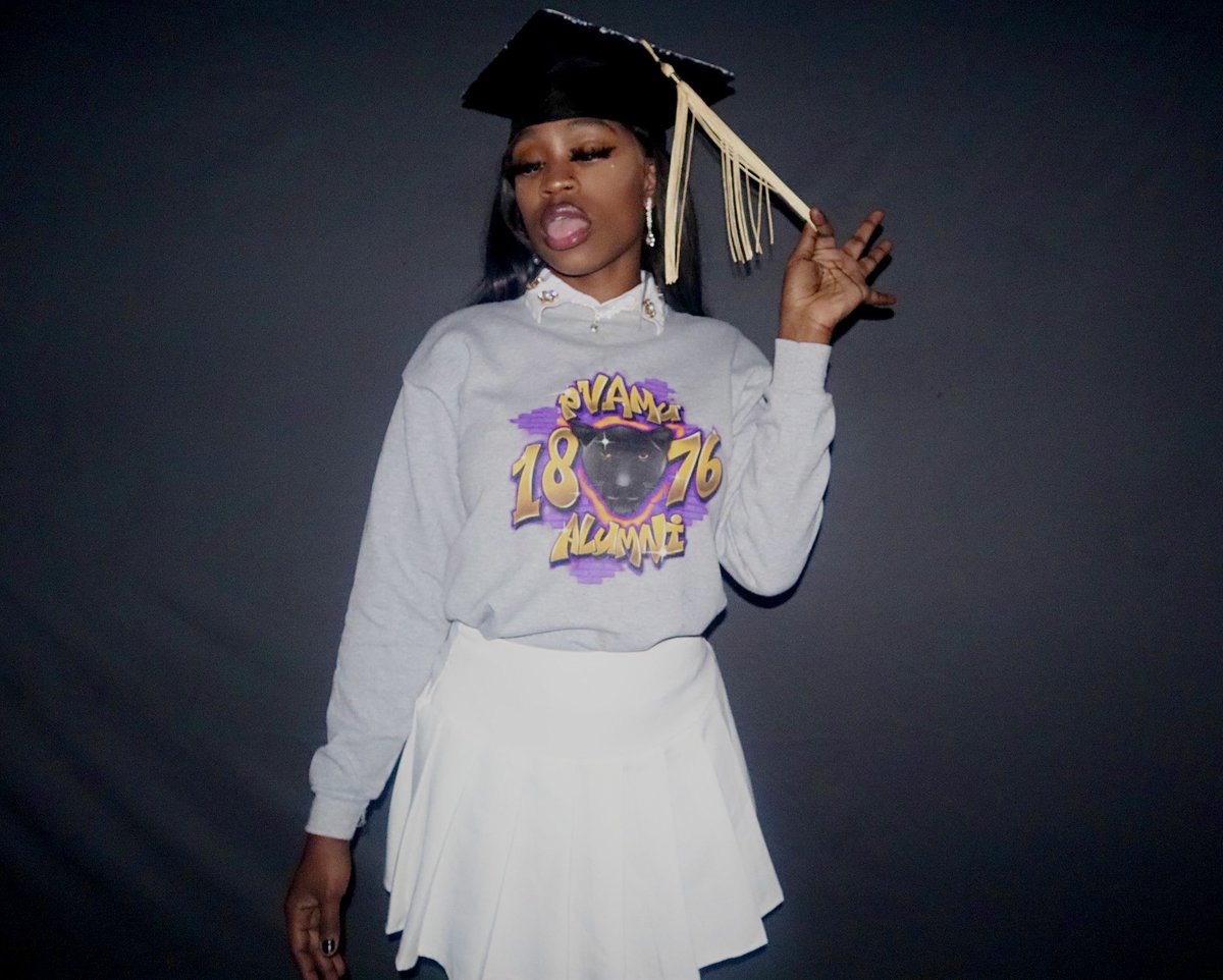 thebarson's tweet photo. Always had high high hopes…..3 days til 👩🏾‍🎓 https://t.co/l5WSA2RHbc