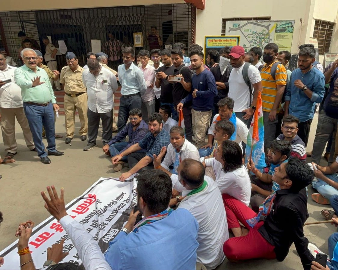 NSUIMumbai's tweet photo. NSUI Mumbai Officials conducted a massive protest at Mumbai University Campus demanding postponment of Summer Semester Examination for professional course students as MU has declared the examination by not adherering the prescribed dates ordered by Government of Maharashtra. https://t.co/PlcHyINPy2