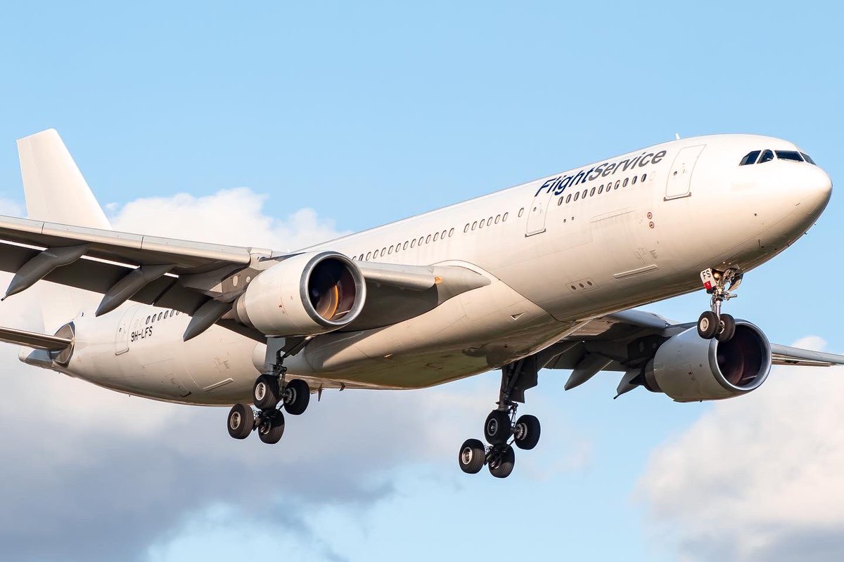 A beautiful day for 9H-LFS at @flyrfd 🌤

📸 by <a href="/DominationL/">spotter.lek</a> 

#avgeek #aviation