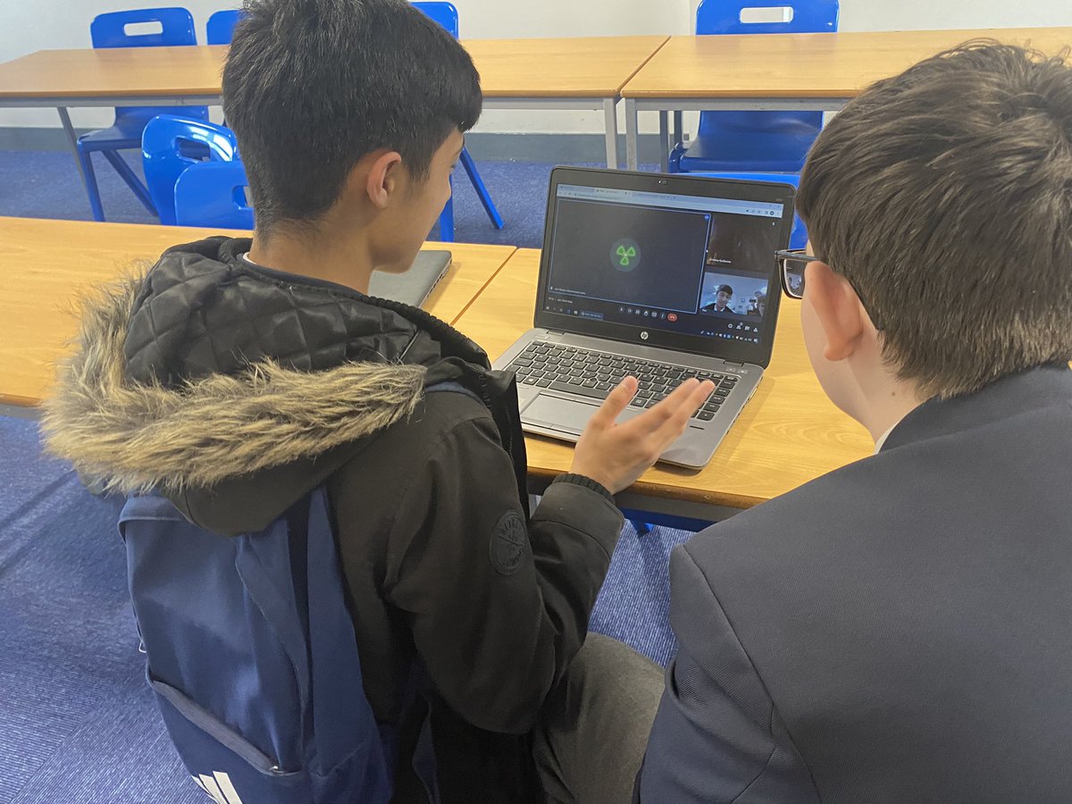 MflFp2's tweet photo. Y10 on video calls to our new partner school on Mexico City, practising their Spanish with native speakers. ¡Buen trabajo chicos! 🇲🇽 https://t.co/EhiHcFF4PB