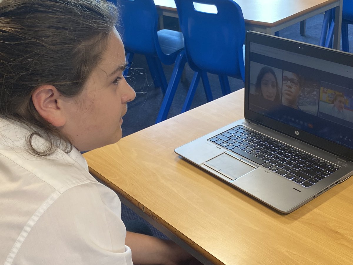 MflFp2's tweet photo. Y10 on video calls to our new partner school on Mexico City, practising their Spanish with native speakers. ¡Buen trabajo chicos! 🇲🇽 https://t.co/EhiHcFF4PB