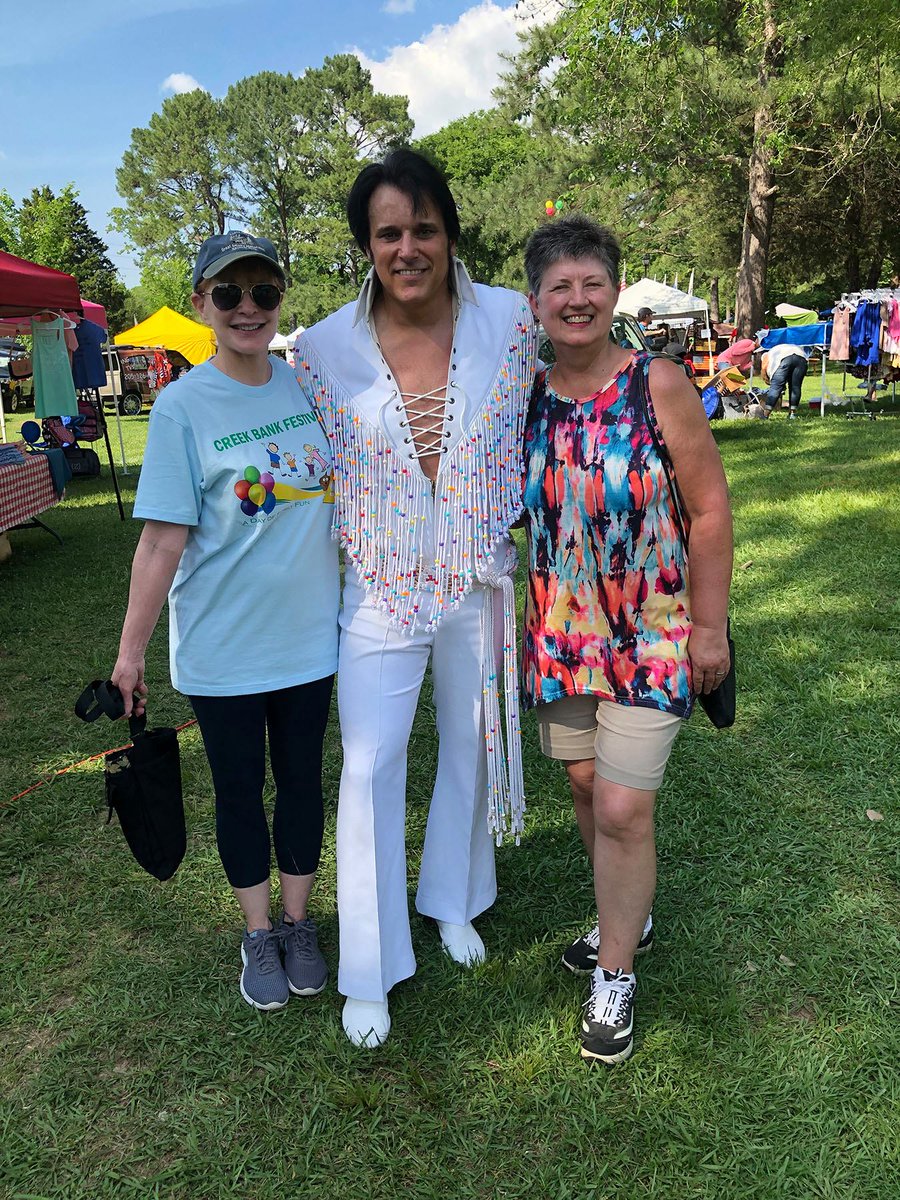 visitstclair's tweet photo. It will be all smiles at the 27th Annual Leeds Creek Bank Festival Sat., May 14 from 10a-4p at Leeds Memorial Park! FREE admission and parking! Over 130 vendors, live music, hula hoop contest, dog pageant, food trucks, car show, and even Tristen Gressett!! 😁🎸🎉  #visitstclair https://t.co/WTZMVjaF97