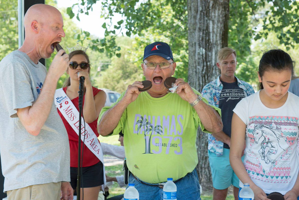 visitstclair's tweet photo. It will be all smiles at the 27th Annual Leeds Creek Bank Festival Sat., May 14 from 10a-4p at Leeds Memorial Park! FREE admission and parking! Over 130 vendors, live music, hula hoop contest, dog pageant, food trucks, car show, and even Tristen Gressett!! 😁🎸🎉  #visitstclair https://t.co/WTZMVjaF97
