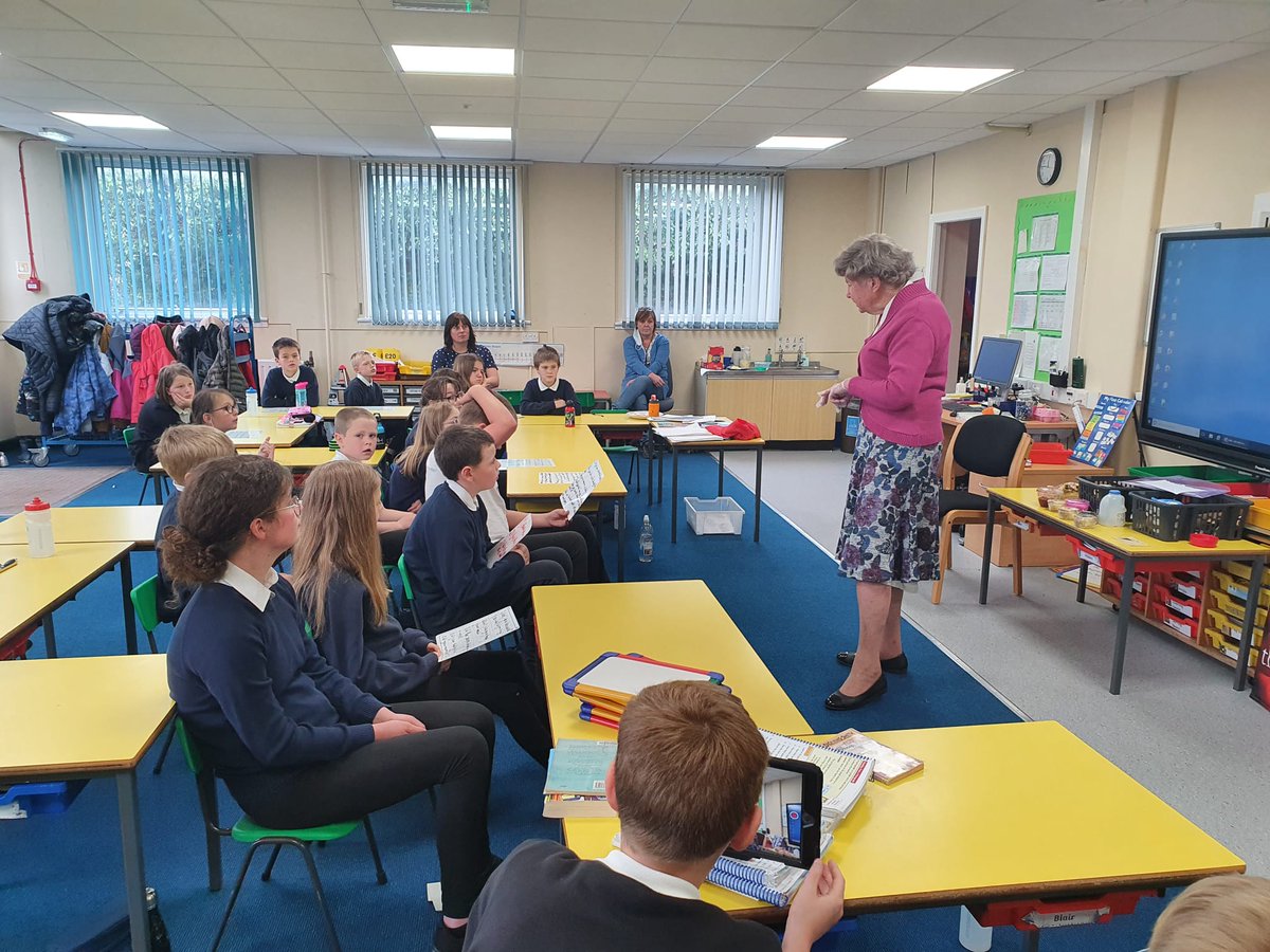 KillinPrimary's tweet photo. An amazing morning was had with Jean Currie, who was 8 years old at the outbreak of WW2! Inspiring stories which had the children sat on the edge of their seats. A huge thanks to Jean for her time and giving our children an experience they will not forget! @strathcarron1 ❤️❤️👏 https://t.co/hDIOpJM0Y1