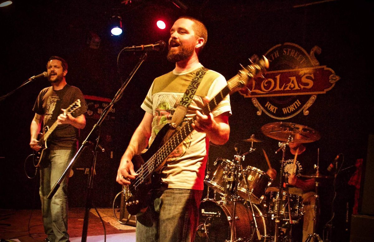 GhostsofNov's tweet photo. A lot of great memories and great times were had at the original @LolasSaloon! We can’t wait to ROCK the new place. Cheers! https://t.co/Ii1LusPzSi