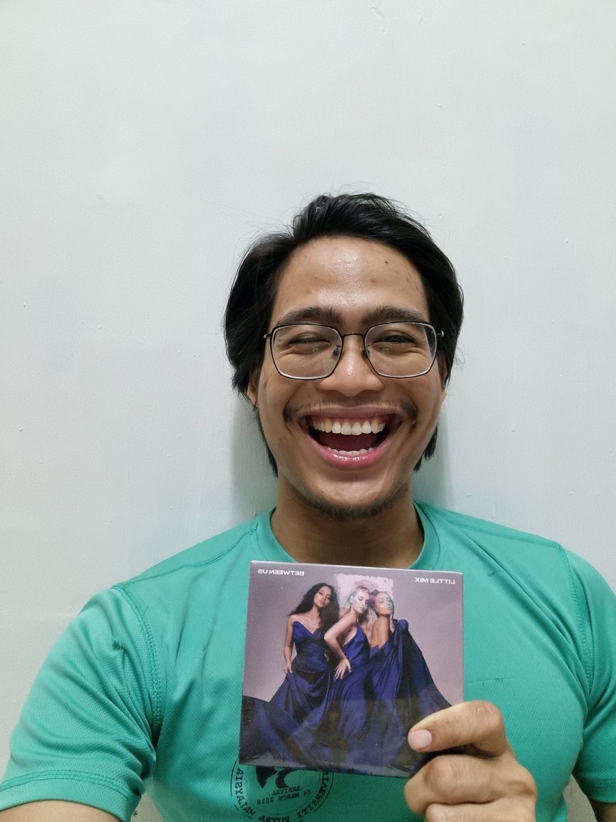 imranrazali08's tweet photo. Imma post one here coz this made my fking day. Thank you my mixer-in crime @nurinwrong for this @LittleMix CD! https://t.co/oEy1CmNS9v