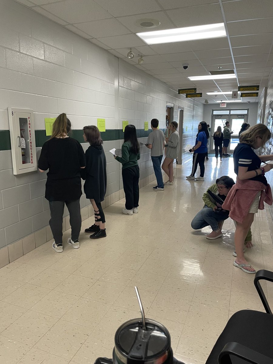 MrsTravisMath's tweet photo. 8 Gold Math students working on Scatter Plots Scavenger Hunt. @DrakesCreekMS https://t.co/b1PldXIOx2