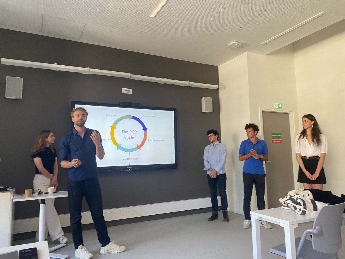 leila_al_iel's tweet photo. [#ScPolicyLab X @OECD]
CommonSense est un projet d'incubateur d’initiatives citoyennes sur les enjeux des #Communs. Les citoyens collaborent avec les acteurs publics pour développer des projets gérés par les citoyens et qui perdurent au-delà de la phase d'incubation. https://t.co/ddDfoiFnI0