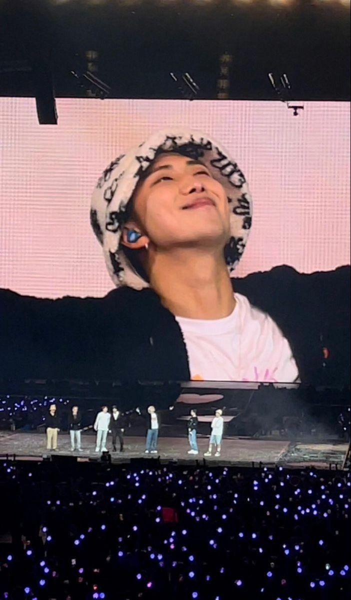 joonconcerts's tweet photo. happy baby ;( https://t.co/6pdkKpgTeQ