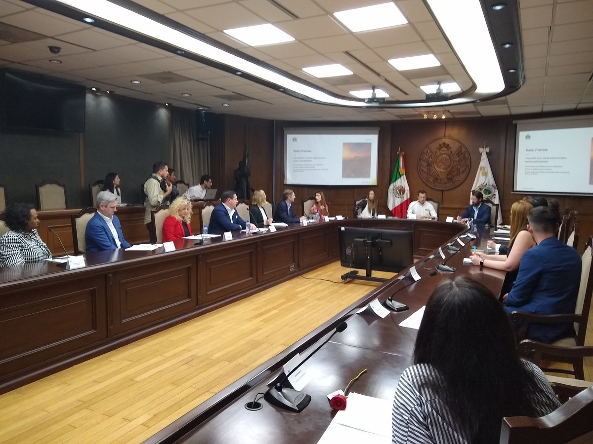 KatBoyceDC's tweet photo. Yesterday the #USMexico360 delegation had the pleasure to meet with @colosioriojas Mayor of Monterrey to hear his ambitious and comprehensive vision for the city @USMexicoFound @MeridianIntl https://t.co/GM9OlxcJ15