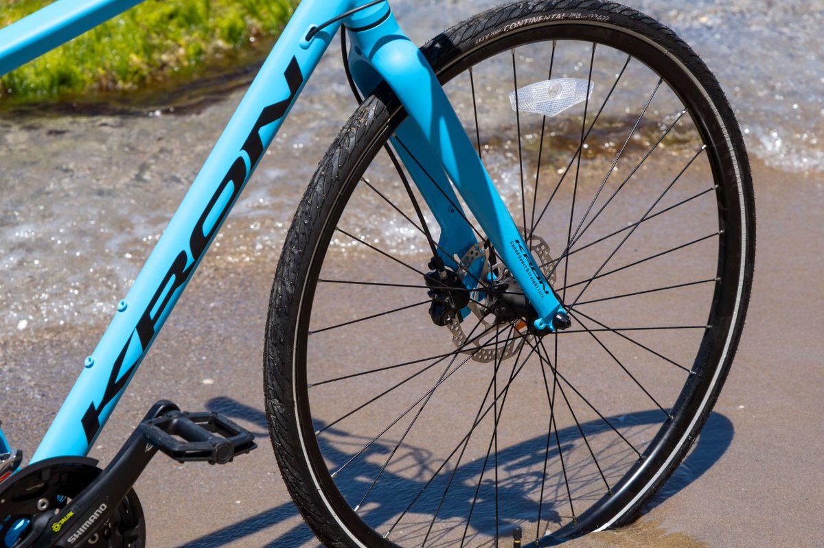 kronbisiklet's tweet photo. Karşınızda beklenen Kron SPX 500 şehir bisikleti. Alüminyum gövde, sabit maşa, düz gidon ve Shimano Deore vitesiyle sürüş amacın ne olursa olsun, yolların hakimi sensin! Yeni yerler keşfetmek için SPX serisi seni bekliyor. #kronbisiklet #zirveyetaşır https://t.co/9l8ck3UH2P