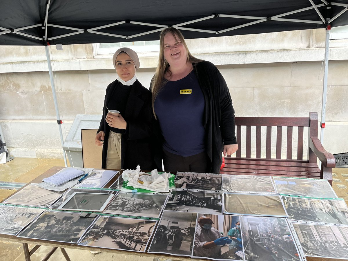 henna_rob's tweet photo. #viewday @BartsHospital today. Lots to see. Enjoyed speaking to the Pharmacy team about big changes in pharmacy over time. Robots to help pick and store drugs and scrapping single sex queues! https://t.co/aBorc6GF0y