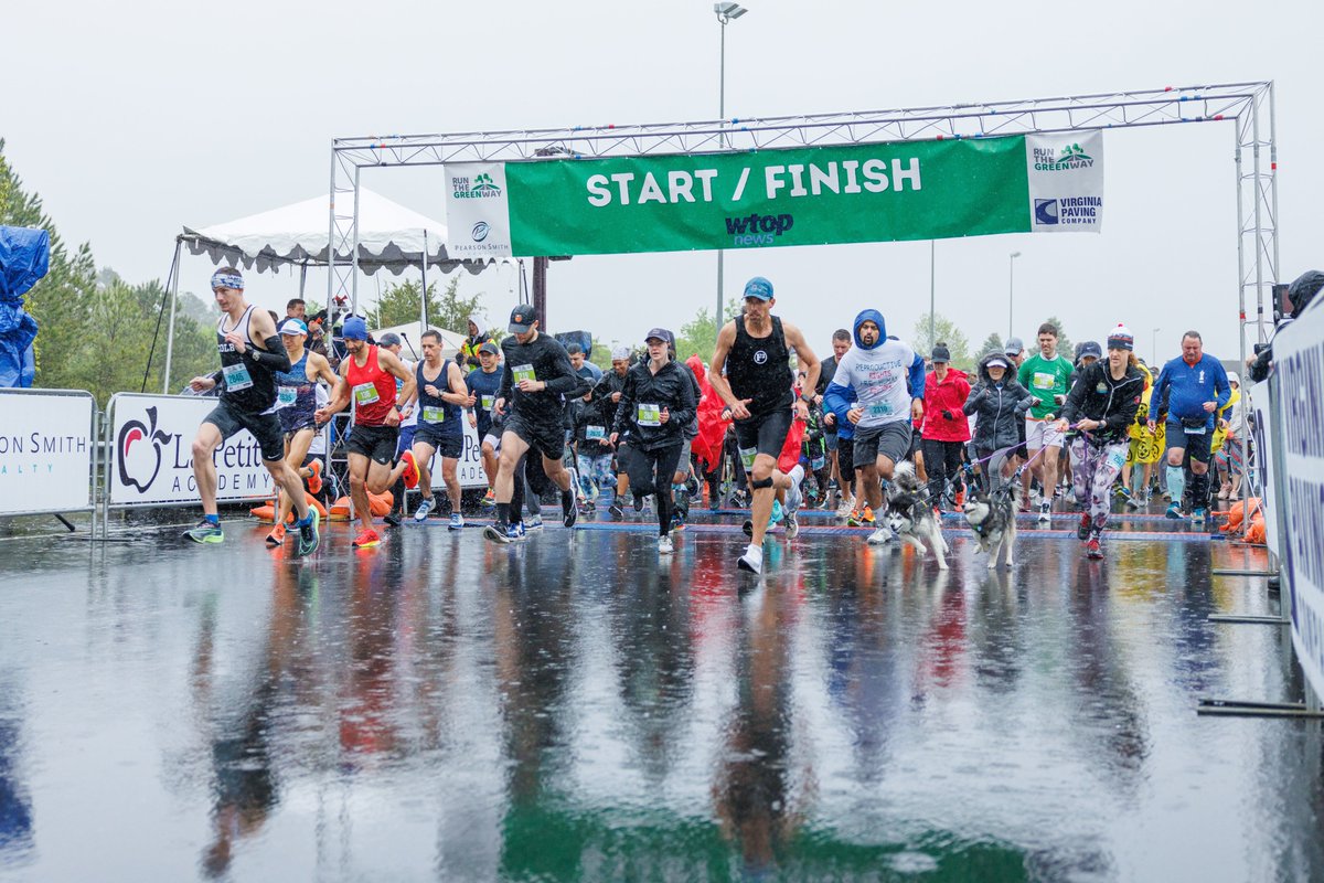 FINNPartners's tweet photo. FINN’s #GlobalPublicAffairs team supported @GreenwayRt267’s 2nd annual #RunTheGreenway 5K, 10K, and 800-meter Kids Fun Run over the weekend. With more than 1,700 runners the event raised over $220,000 for local non-profit organizations! @GreenwayRun https://t.co/f1syI9lTg8