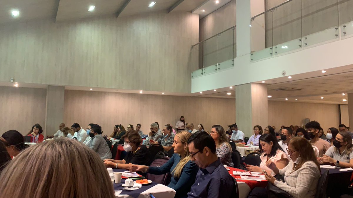 EstiloInge's tweet photo. Estos son algunos de los mejores momentos que vivimos en Hablemos con Propiedad junto a nuestros clientes y conferencistas 💯. 

#estiloingenieria #ascensores #escaleraselectricas #estilotecnologia https://t.co/YQjVJiHteG