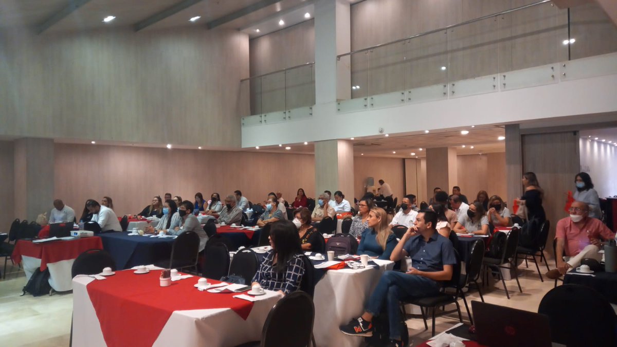 EstiloInge's tweet photo. Estos son algunos de los mejores momentos que vivimos en Hablemos con Propiedad junto a nuestros clientes y conferencistas 💯. 

#estiloingenieria #ascensores #escaleraselectricas #estilotecnologia https://t.co/YQjVJiHteG