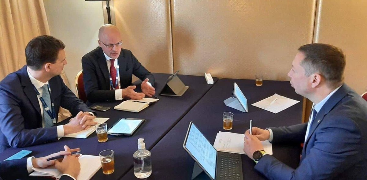 KyryloShevchen1's tweet photo. I have met with Christoph Denk, EBRD Managing Director for Economics, Policy, and Governance, and Alex Pivovarsky, EBRD Managing Director for Capital Markets Development. We discussed, among other things, the @EBRD’s aid to #Ukraine, and the NBU’s operation in wartime. https://t.co/L7ePwEsneh