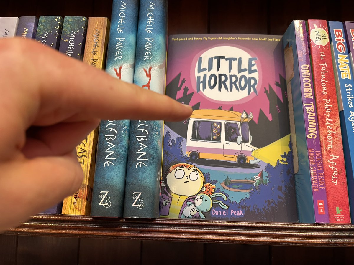iDanielPeak's tweet photo. Made a special trip down to London in order to point at #LittleHorror in @Dauntbooks https://t.co/vx2X58rYok