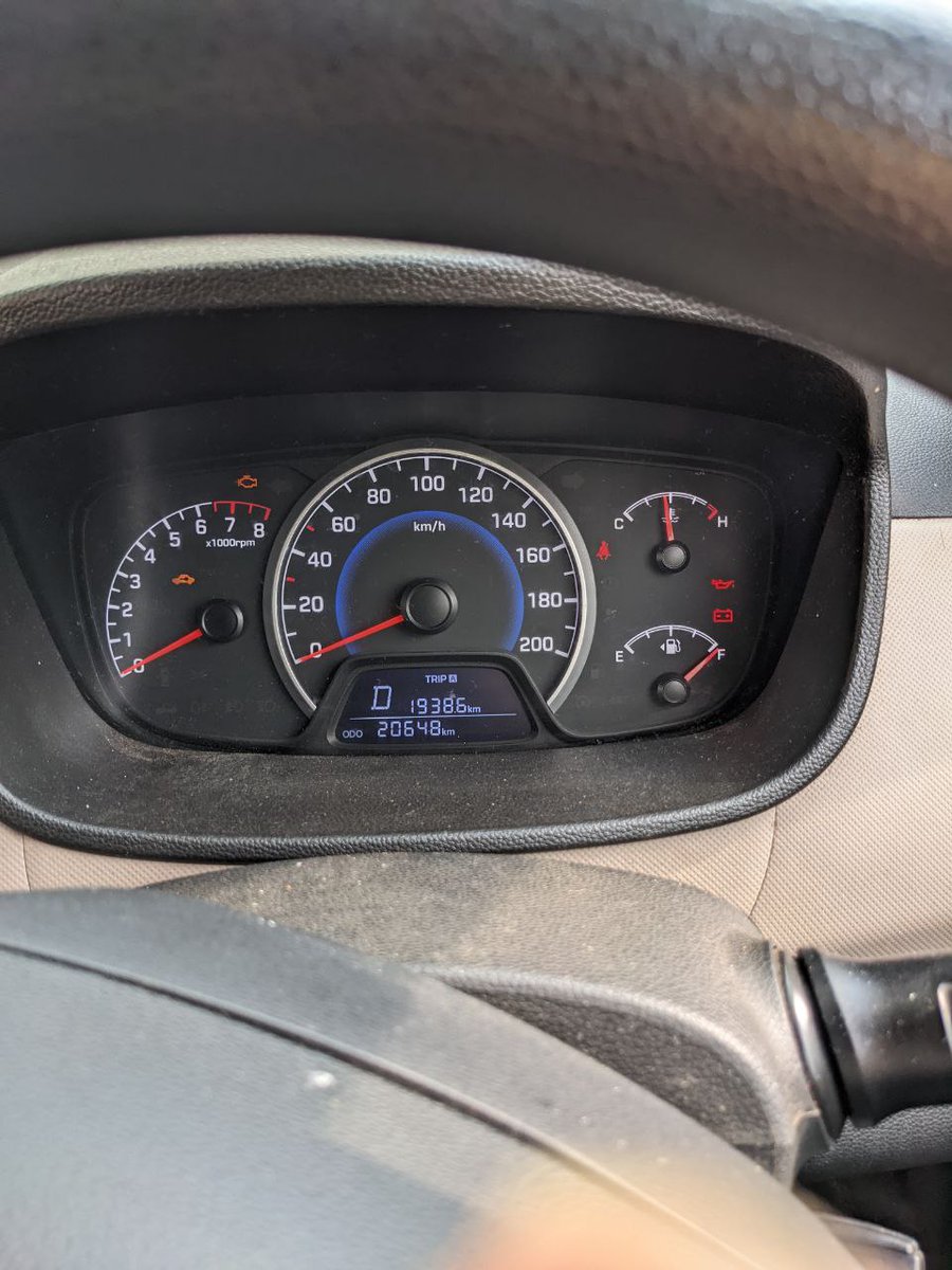 manuabhat's tweet photo. @ZoomCarIndia 

My regd number is 7602887132. I picked up a Hyundai Grand i10 on 10tth May 7 am, and dropped it off at 11th May 10 pm. Zoomcar App did not recognize the car had unlocked and did not register that my trip had started.

I expect a refund of Rs.3200. https://t.co/H3BI0GRhdZ