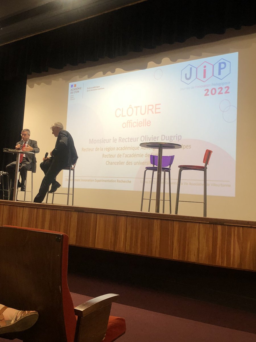 VuillotM's tweet photo. Clôture par Monsieur le recteur de la JIP 2022 «…mettre les innovations pédagogiques au cœur de l’EAFC, une nouvelle impulsion dans notre académie…» @academielyon @DugripOlivier @jcdiry #JIP22 #EAFC #innovation https://t.co/6RlGxRjGat