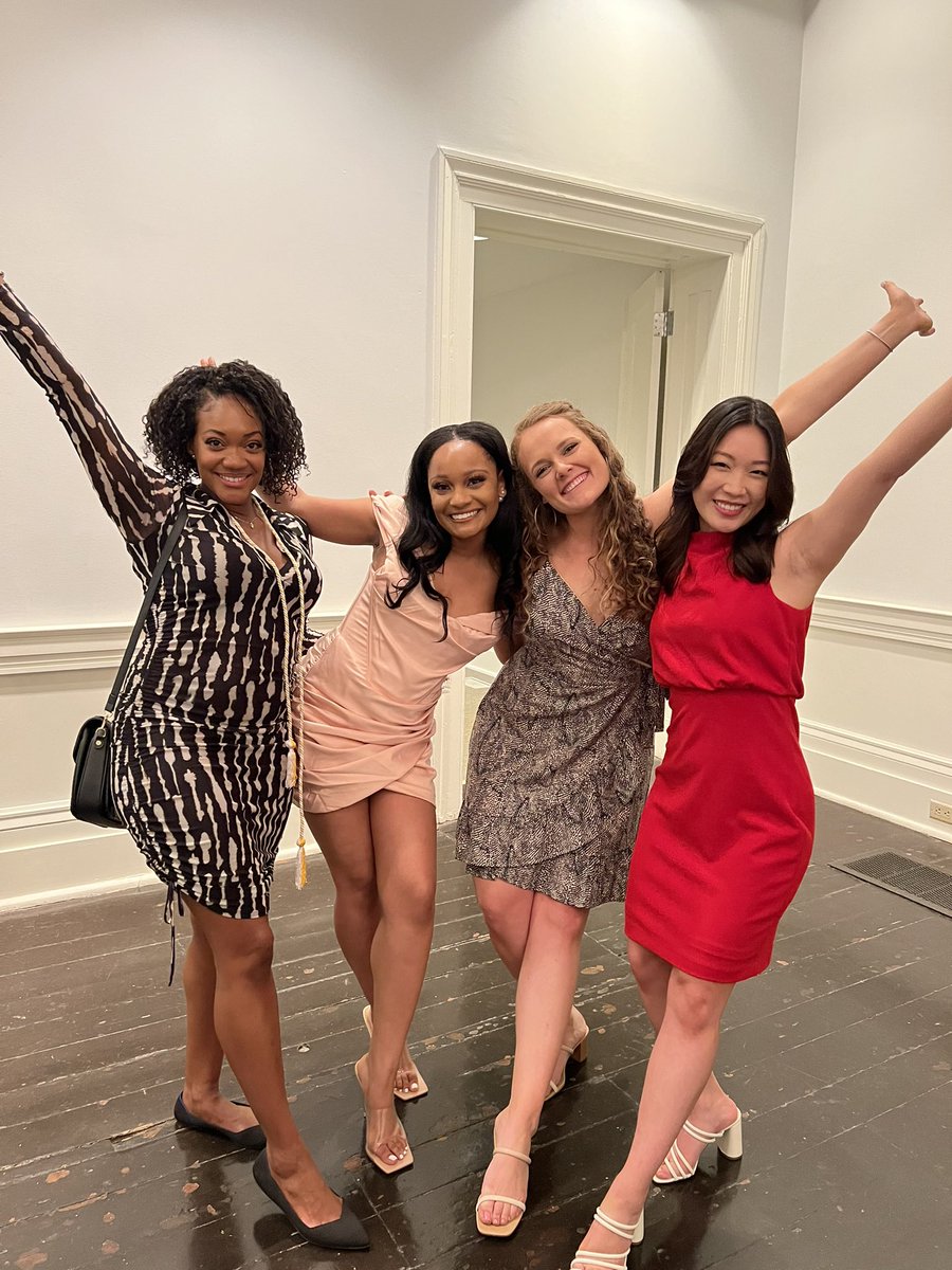 jabreiamed's tweet photo. Allow me to introduce you all to the girl power that is MCG Dermies Class of ‘22
 @_ShantelleG-Penn State  🎉
Madison-UAMS 🎉
Jennifer-MCG 🎉

#dermtwitter #MedTwitter https://t.co/fLq6AgXcZx