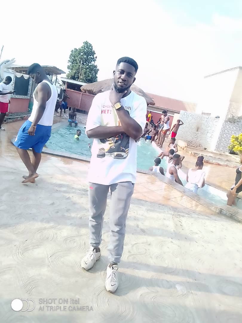 AduGyamah's tweet image. After hard work chill up nkoaa
#Sentence
#Konongo snart pool site