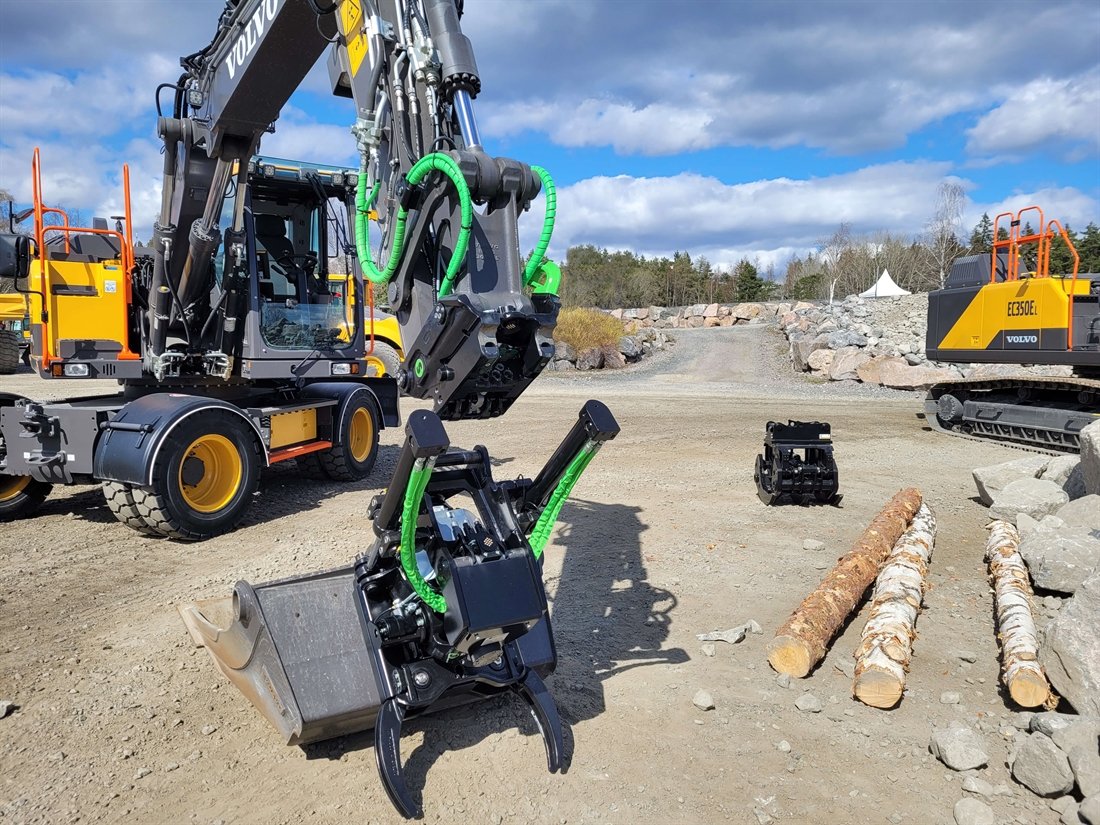 EarthmoversMag's tweet photo. Steelwrist’s new range of SQ50 quick couplers and tilt-rotators is aimed at 7- to 13-ton excavators.
Read story ⬇️
https://t.co/U3hTFRxAPq
-----
#earthmoversmagazine #steelwrist #tiltrotator #quickcoupler #digger #excavator #plantmachinery #construction #demolition https://t.co/bWHsXNPUzW