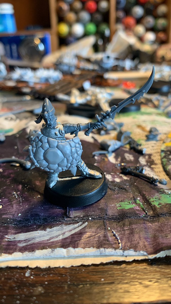 leadpeddler's tweet photo. As I’m far too cheap to buy a set of #voidscarred #corsairs I’ve decided to make my own from some of the many metal guardians I have knocking about. #wipwednesday https://t.co/FO95aImVSj