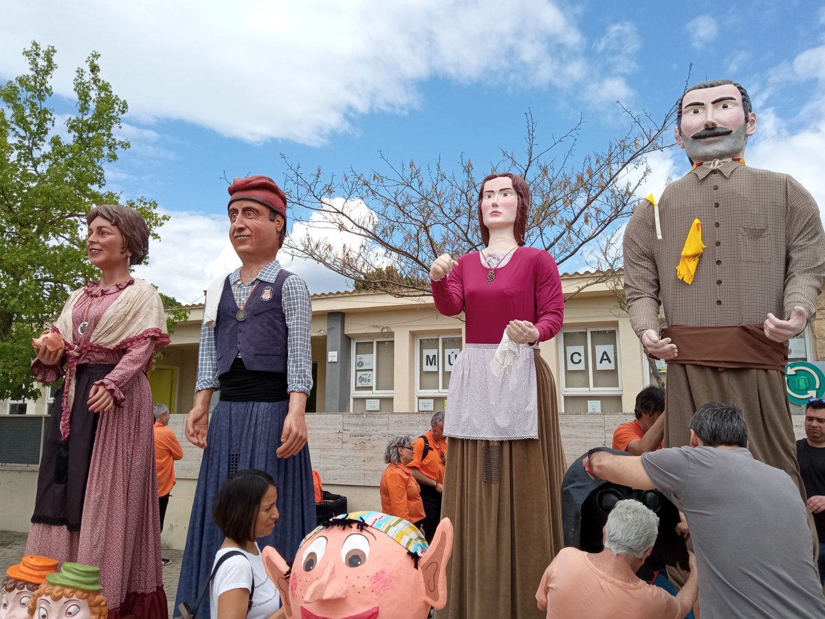 GegantC's tweet photo. 🎉Nous vídeos Publicats!
- Trobada contra el càncer infantil a Lliçà de Vall
- Cercavila de les festes de primavera del clot
- Cercavila gegantera de Castellolí https://t.co/FybSrjLtUA