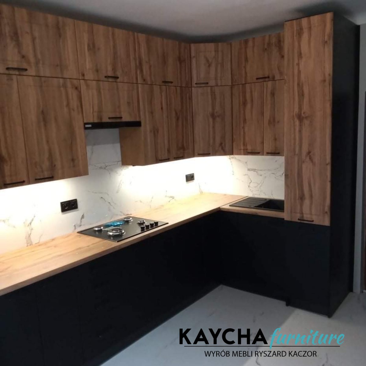 Meble kuchenne wykonane z zastosowaniem frontów MDF laminowanych.

Zapraszamy do odwiedzenia naszej strony internetowej kaczormeble.pl

#lakier
#meble #kuchnia #kuchnianawymiar #meblekuchenne #modernkitchen #nowoczesnakuchnia #kitchen #radom #kielce #szydłowiec