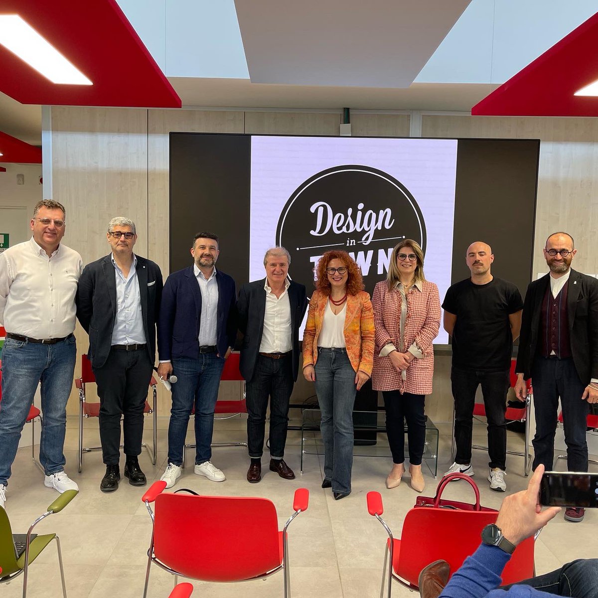Design in Town è giunta alla settima edizione ed è bello essere oggi al loro fianco.

Gli studenti iscritti alla summer school di quest'anno si ritroveranno a #Troia, in provincia di #Foggia, per immaginare progetti di rinnovamento di un territorio straordinario.