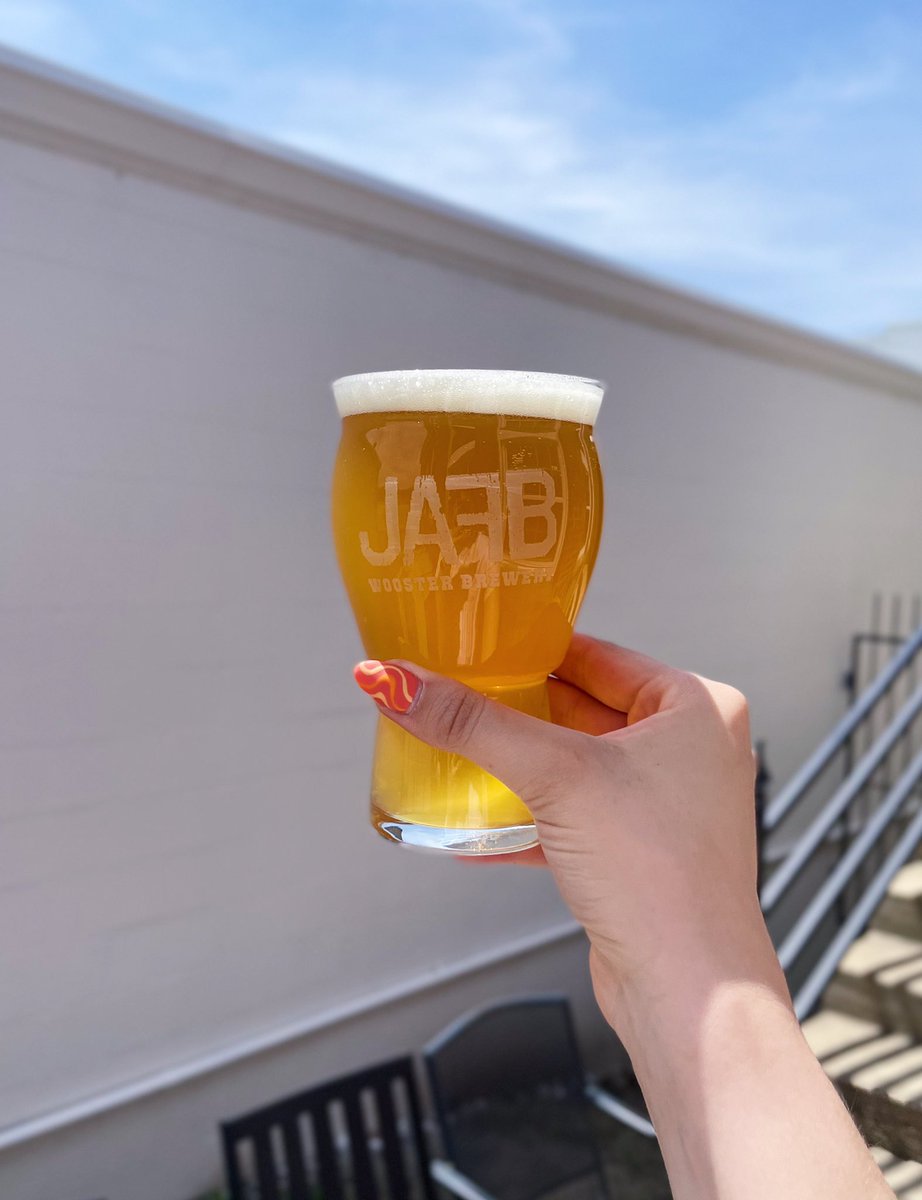 JAFBbeer's tweet photo. ☀️ The weather is too good NOT to have a patio beer ☀️
Sip your favorite brews with us in the sunshine today 😊
#patiobeers #singleforever #porchbeers #neipa #ipa #sunnydays #singlehop #singlehopipa #ohiocraftbeer #beerme #JAFB https://t.co/jhWg9PXX24