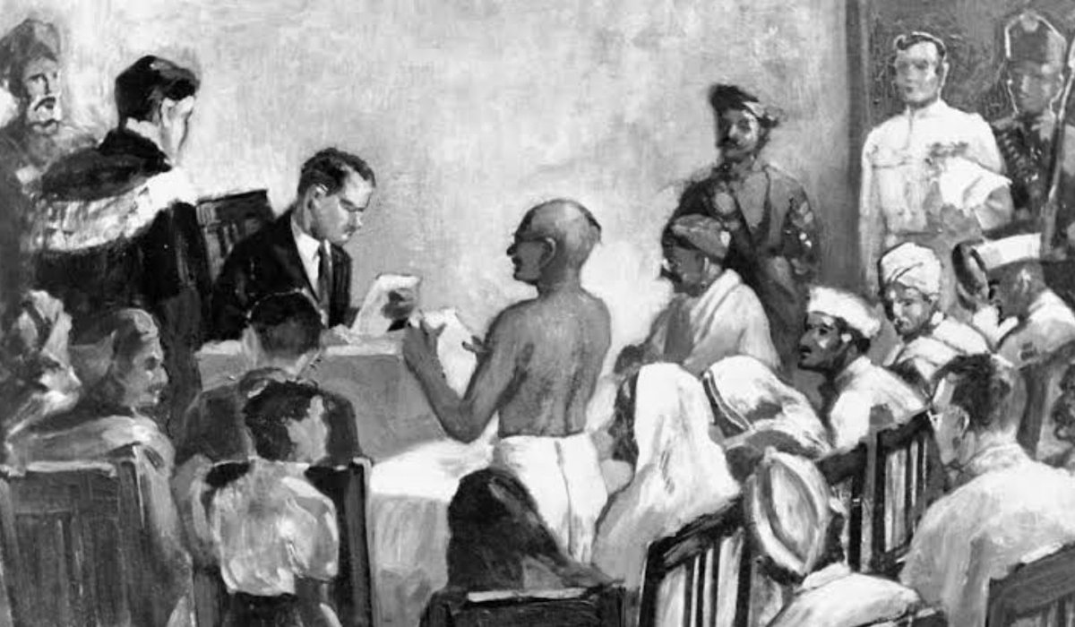 advsanjoy's tweet photo. “The only course open to you, the judge, is either to resign your post and thus dissociate yourself from evil, if you feel that the law you are called upon to administer is an evil, and that in reality I am innocent”
Mahatma’s 1922
Sedition Trial Speech

#SeditionLaw https://t.co/27oSCqhYHJ