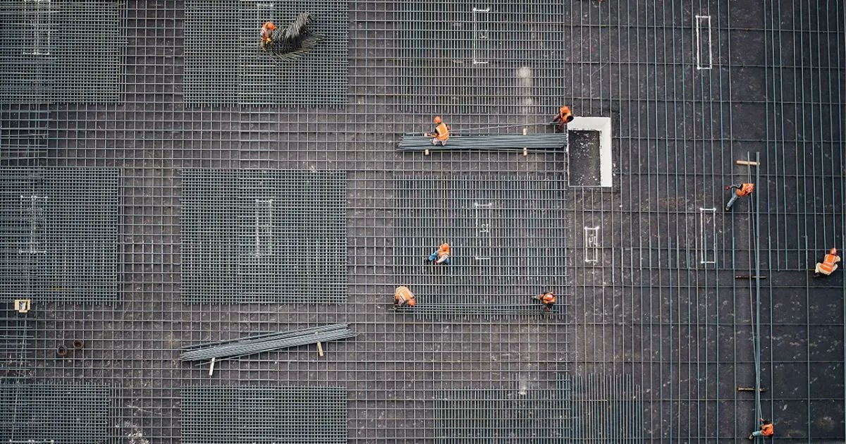 Job openings are at record high levels, and competition is fierce among companies struggling to find qualified workers. Employers need new ways to find people, and the easiest way to fill a job is to keep the person who’s in it. #Upskilling &amp; #Reskilling

hbswk.hbs.edu/item/desperate…?