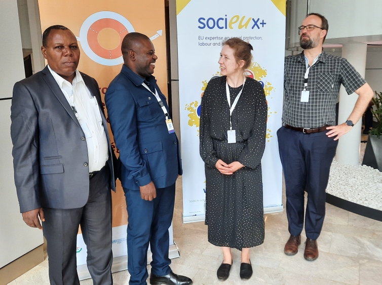 Ravis de retrouver nos partenaires de #RDC à la conférence sur la protection sociale en santé à #Niamey ! 

Une coopération #SOCIEUX+, mutuelle Musakis Fass et Direction provinciale de la Santé du #KongoCentral sur l’instauration de la couverture santé universelle #CSU