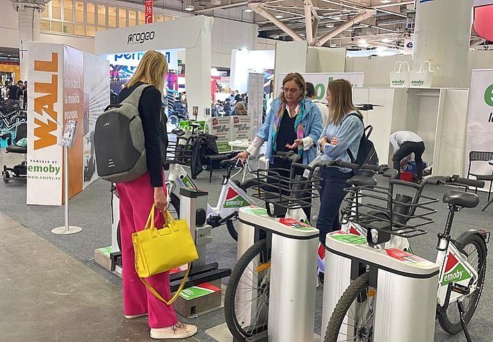 #Emoby presente ad #Exposanita2022
anche con l’anteprima del muro Smart !!
Un sistema innovativo che consente di #ricaricare le sedie a rotelle elettriche a guida assistita da operatore sanitario.
#mobilitàaccessibile 
#mobilityscooter 
#sharingmobility 
#ebike