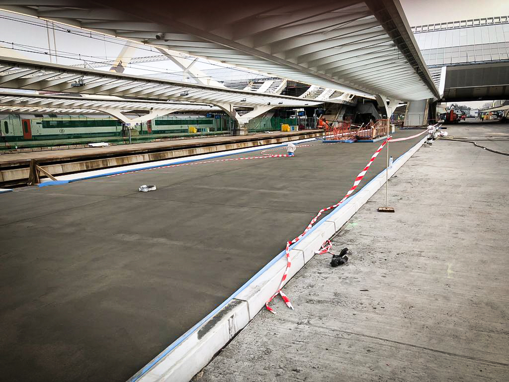 bel_group's tweet photo. De chapewerken lopen als een trein voor ons departement Mandreoli in het gloednieuw station te Bergen. 

Les travaux de chape se déroule comme sur des roulettes pour notre département Mandreoli dans la toute nouvelle station de Bergen.

#mandreoli #carrobelgroup #stationbergen https://t.co/VbgMQpkabi