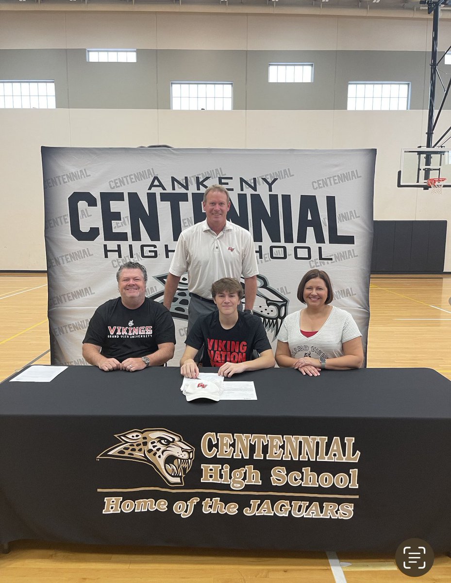 ethan_king8's tweet photo. Proud to announce my commitment to further my academic and golf career at GrandView University!! https://t.co/YAynVe9yXM