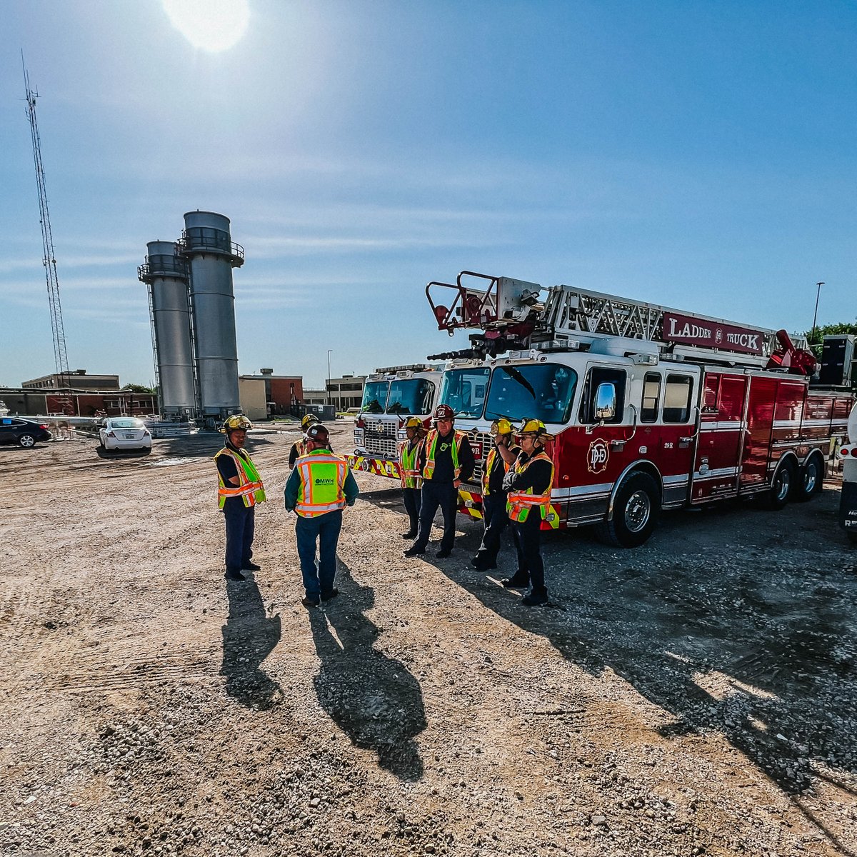 MWHConstructors's tweet photo. Part of a strong safety program and culture is open communication and emergency readiness with community first responders. Last month, we led a tour of our TRA project for the @dfrincidents #SafetyFirstAtMWH #emergencyprepareness #firstresponders https://t.co/k1HUT4U12N