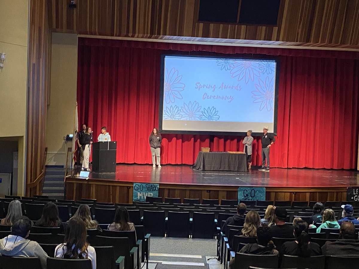 Always great to celebrate our ⁦<a href="/SantiagoSharks/">Santiago High School</a>⁩ amazing students!! ⁦<a href="/Renaissance_SHS/">Santiago Renaissance</a>⁩
