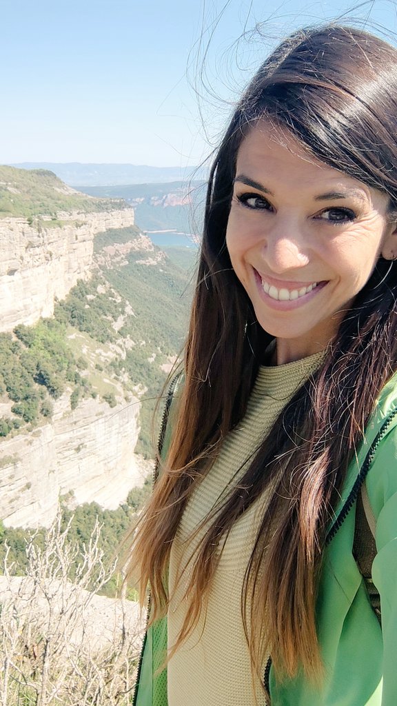 maresdeevelyn's tweet photo. ¿A vosotros también os reconforta el aire libre?
#respirar
#serinvisible
#naturaleza
#derodaje con @QueAnimalTVE
📍#Tavertet - #catalunya https://t.co/emrOx50w5P